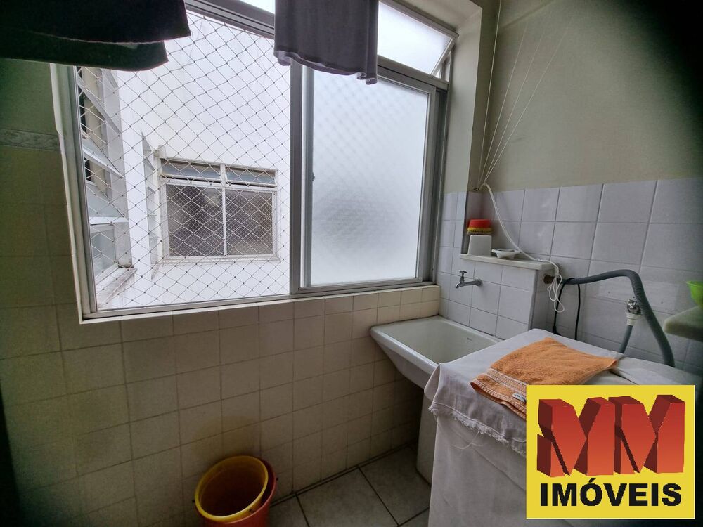 Apartamento à venda com 2 quartos, 70m² - Foto 2