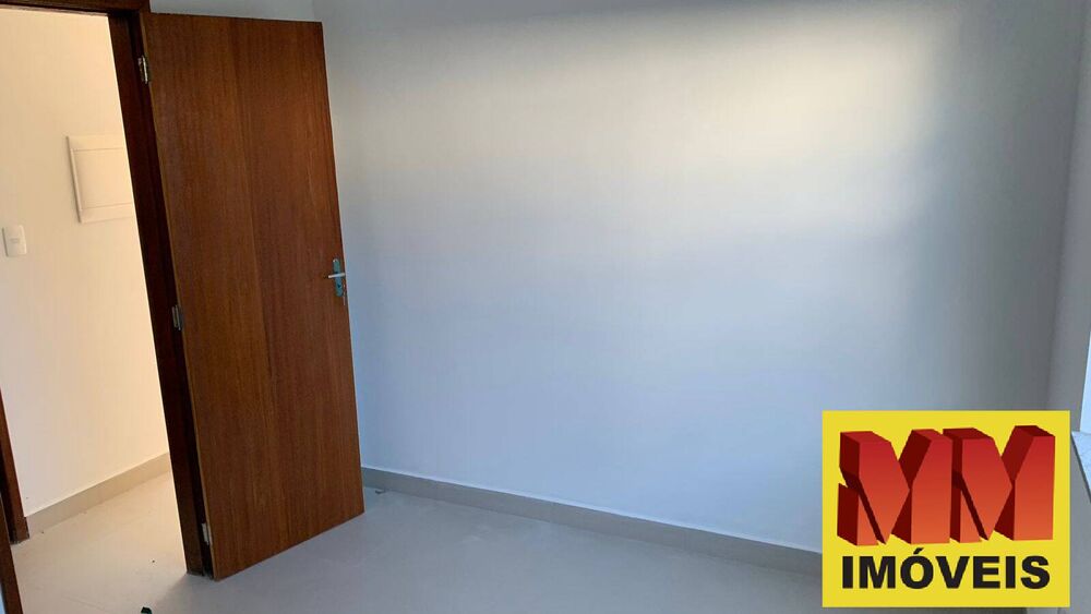 Casa à venda com 2 quartos, 60m² - Foto 3