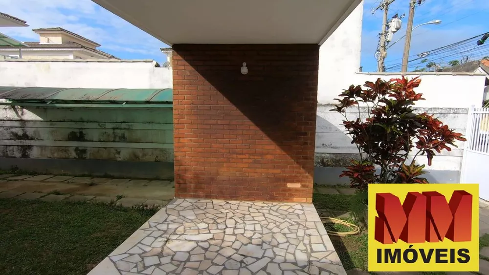 Casa, 6 quartos, 250 m² - Foto 1