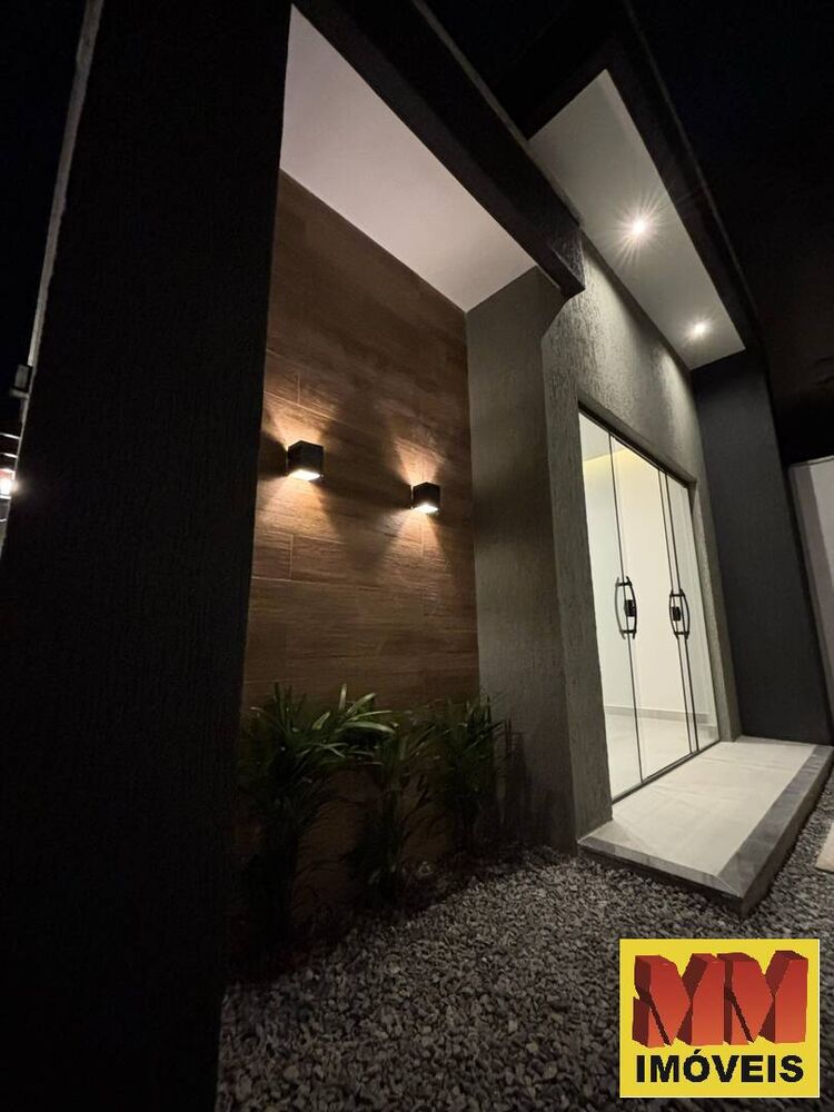 Casa à venda com 2 quartos, 70m² - Foto 1