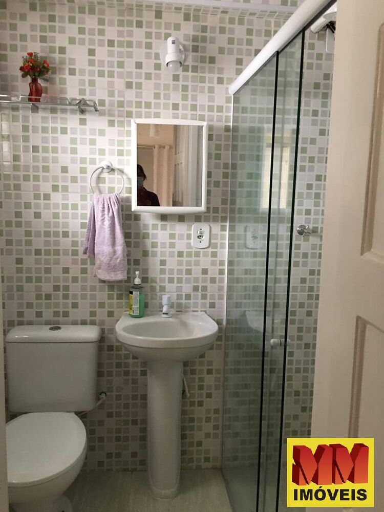 Casa à venda com 2 quartos, 70m² - Foto 2