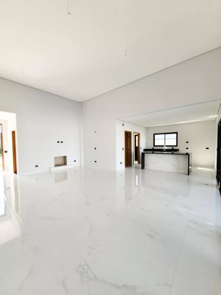 Casa de Condomínio à venda com 3 quartos, 255m² - Foto 3