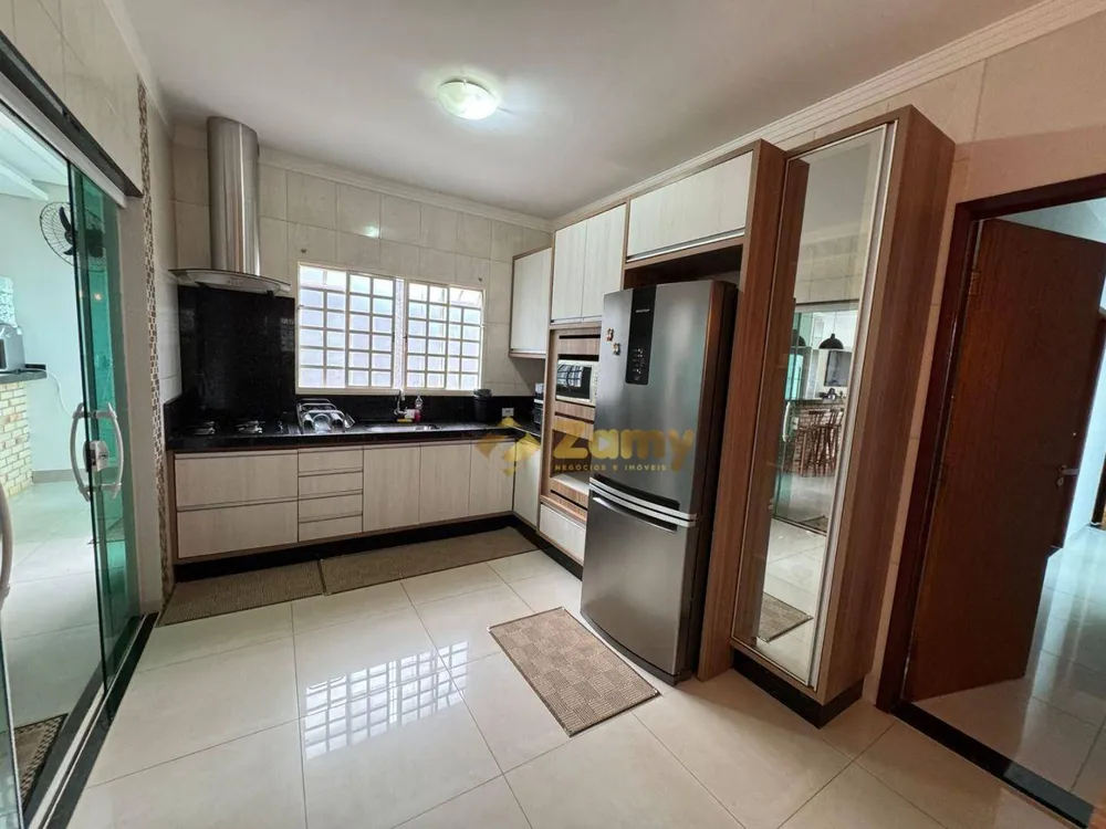 Casa, 3 quartos, 202 m² - Foto 9