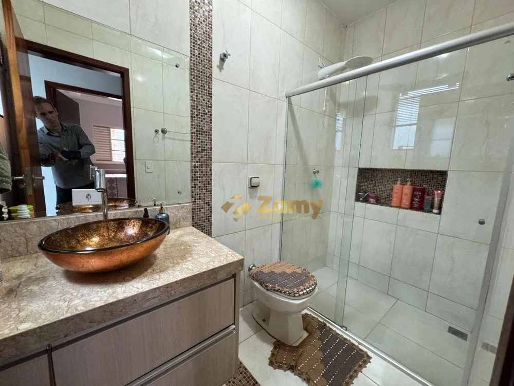 Casa, 3 quartos, 202 m² - Foto 2
