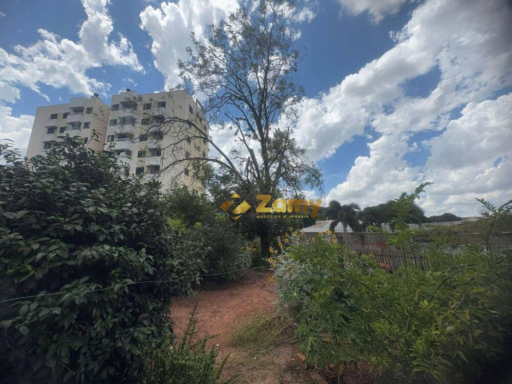Sobrado à venda com 3 quartos, 212m² - Foto 2