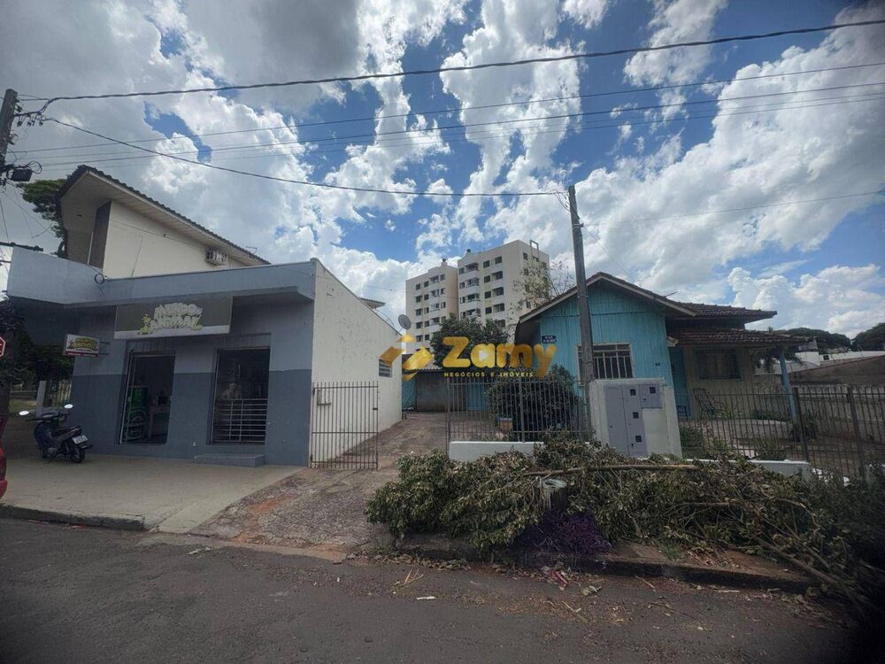 Sobrado à venda com 3 quartos, 212m² - Foto 1