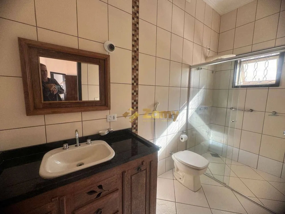 Casa, 4 quartos, 238 m² - Foto 1