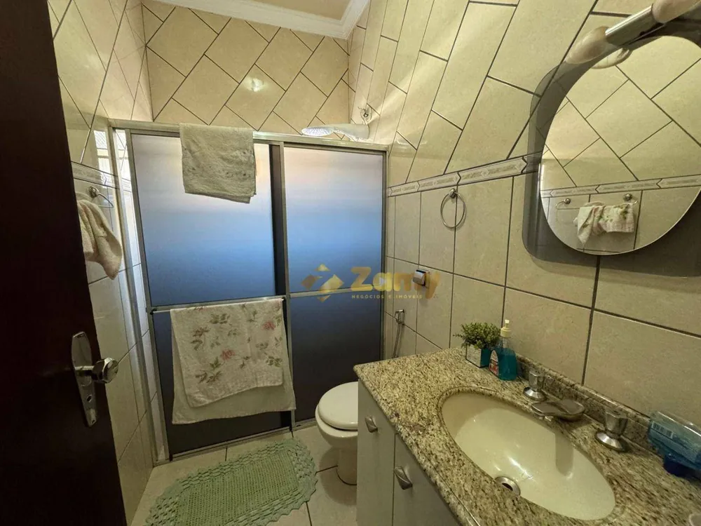 Casa, 3 quartos, 257 m² - Foto 2