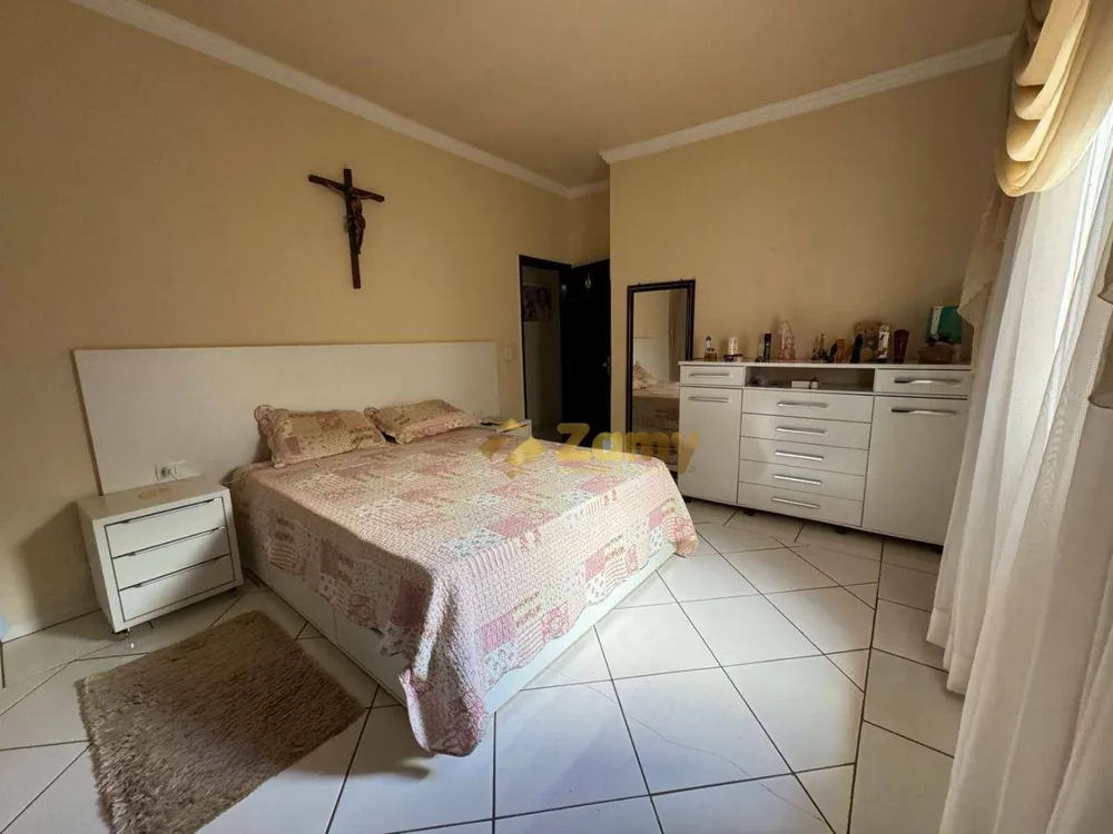 Casa, 3 quartos, 257 m² - Foto 3