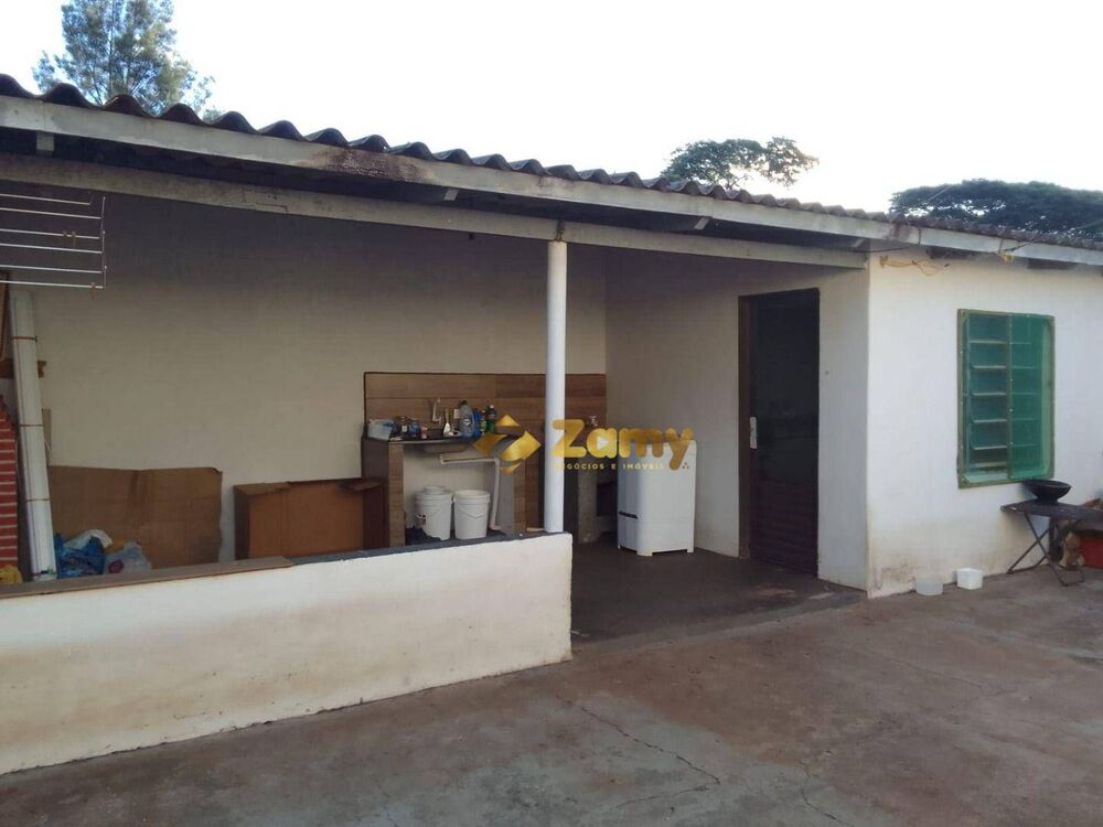 Casa à venda com 2 quartos, 136m² - Foto 1