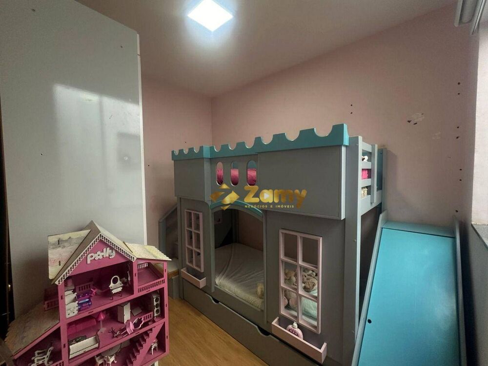 Casa à venda com 2 quartos, 100m² - Foto 2