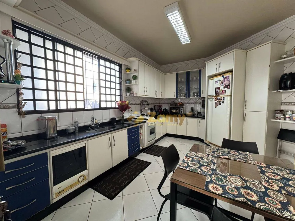 Casa, 3 quartos, 260 m² - Foto 10