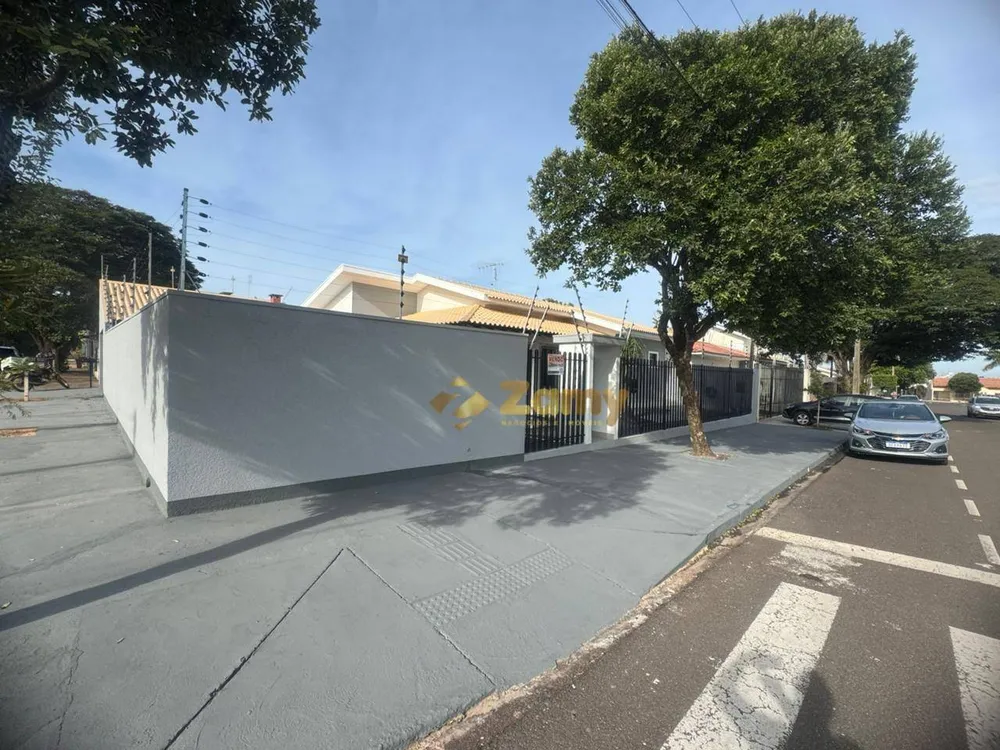 Casa, 3 quartos, 232 m² - Foto 2