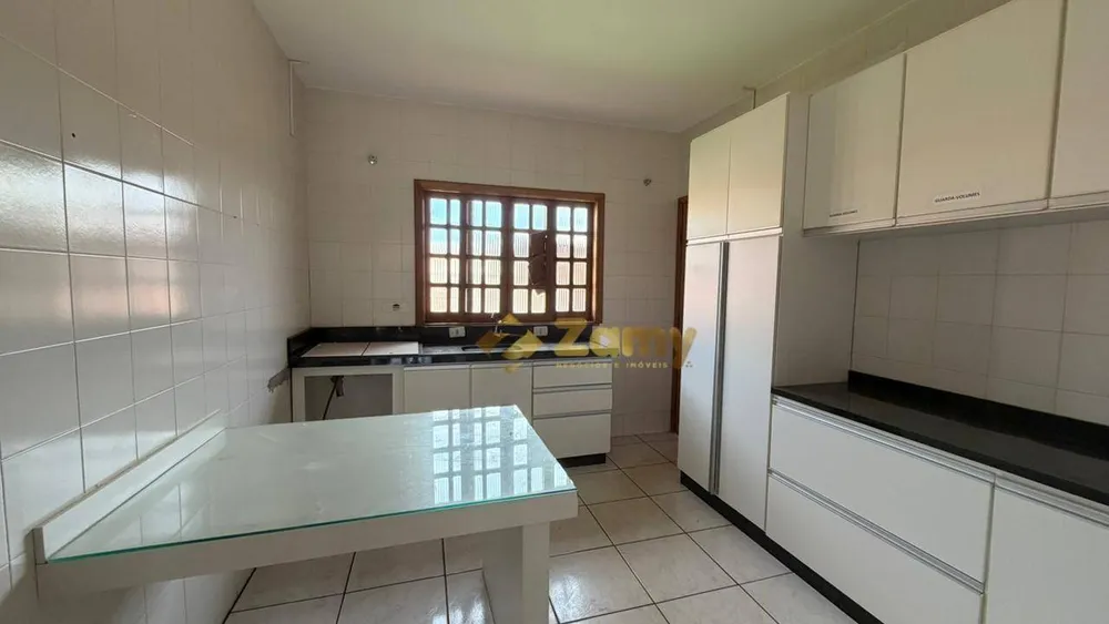 Casa, 3 quartos, 266 m² - Foto 2