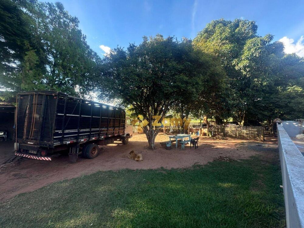 Chácara à venda com 3 quartos, 220m² - Foto 4