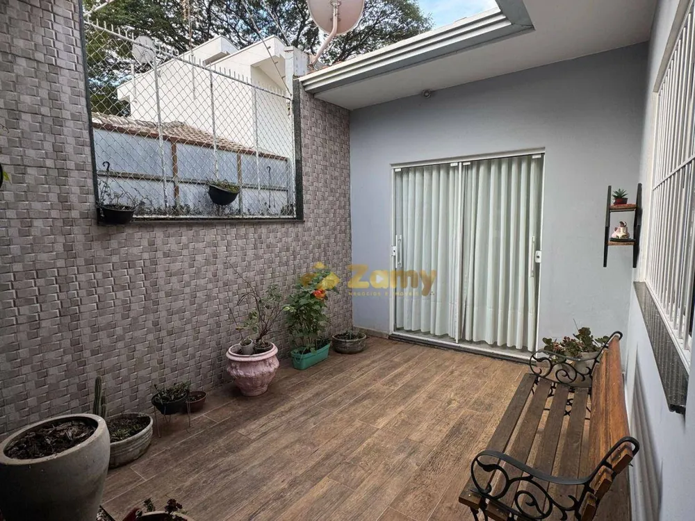 Casa, 3 quartos, 255 m² - Foto 1