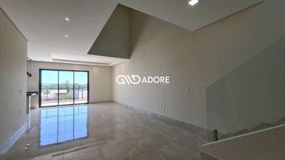 Casa de Condomínio à venda com 3 quartos, 323m² - Foto 2