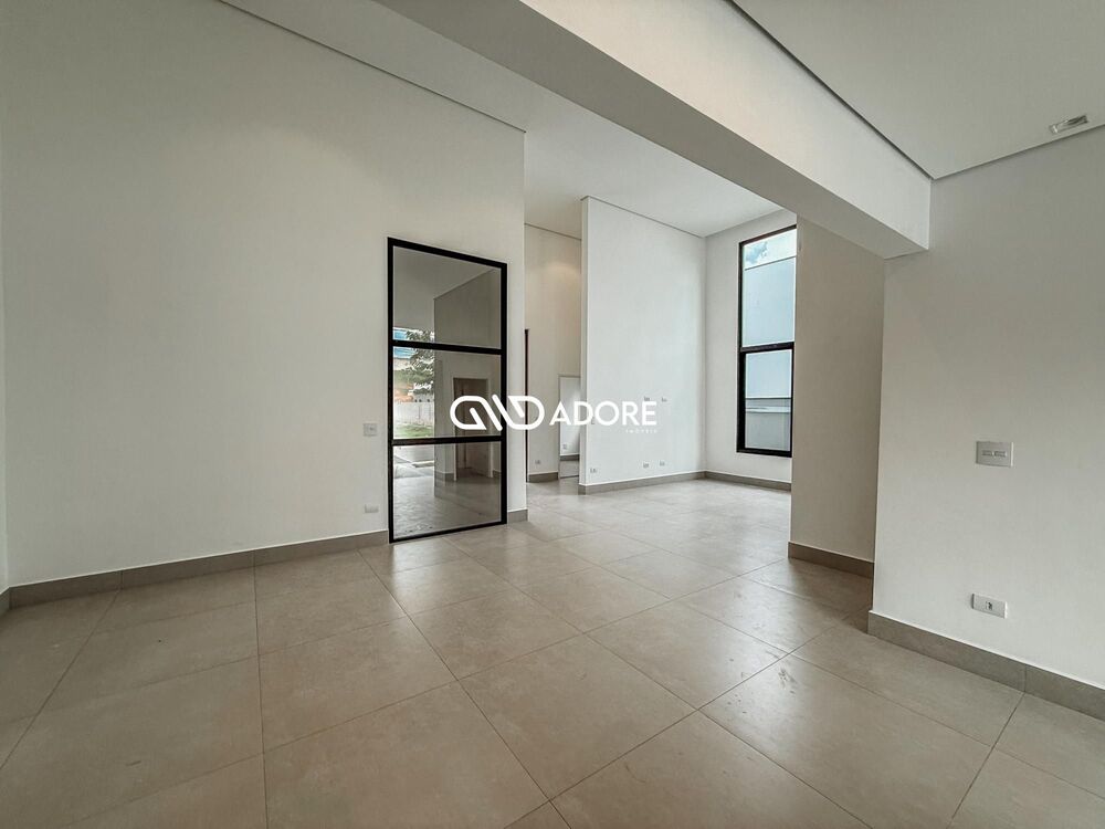 Casa de Condomínio à venda com 3 quartos, 220m² - Foto 2