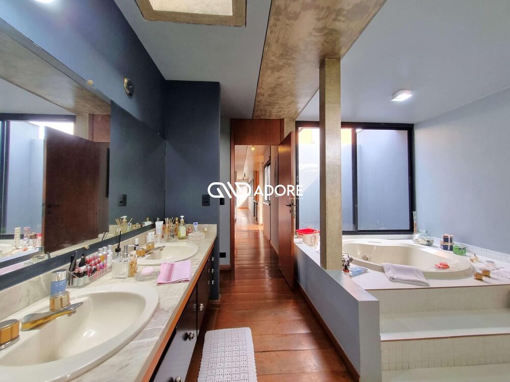 Casa de Condomínio à venda com 6 quartos, 600m² - Foto 22