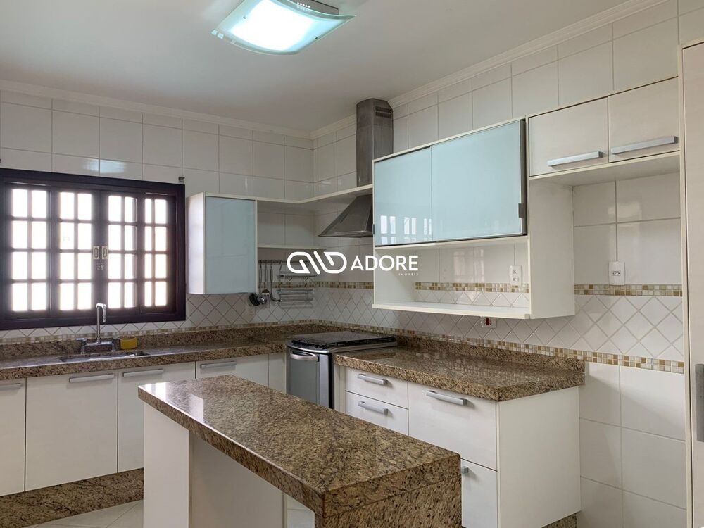Casa de Condomínio à venda com 3 quartos, 164m² - Foto 2