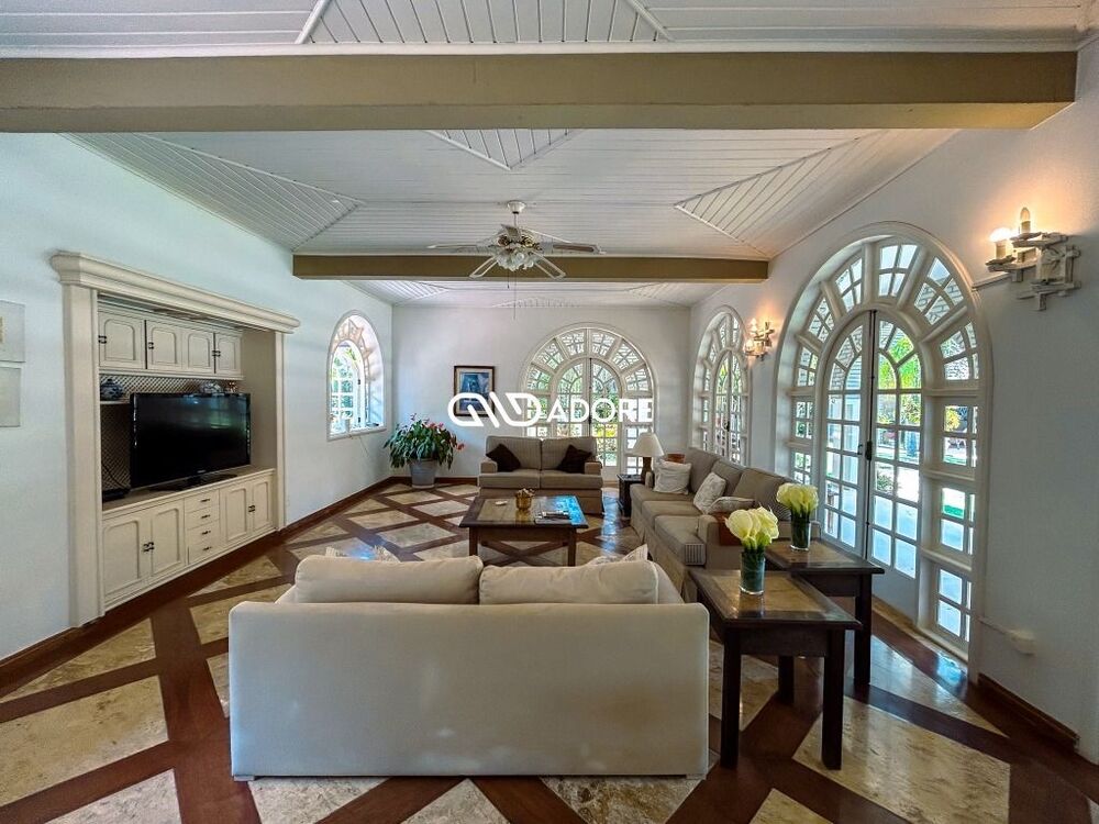 Casa de Condomínio à venda com 5 quartos, 805m² - Foto 3