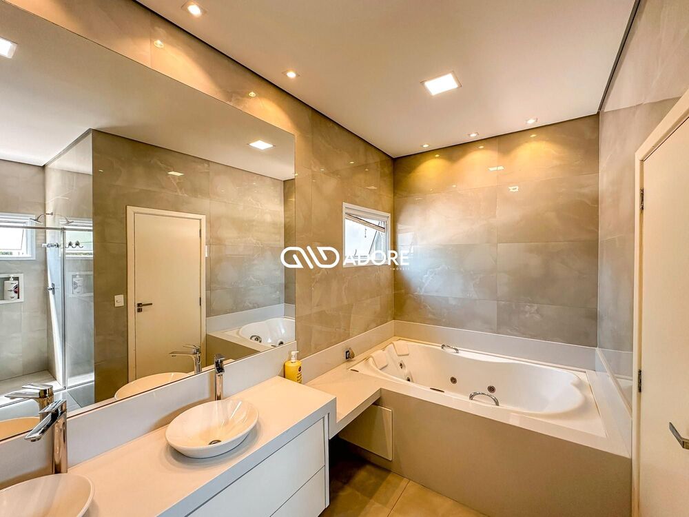 Casa de Condomínio à venda com 4 quartos, 379m² - Foto 31