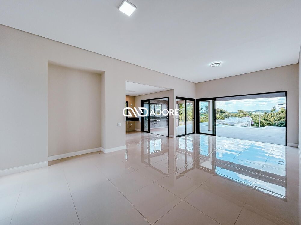 Casa de Condomínio à venda e aluguel com 4 quartos, 299m² - Foto 2