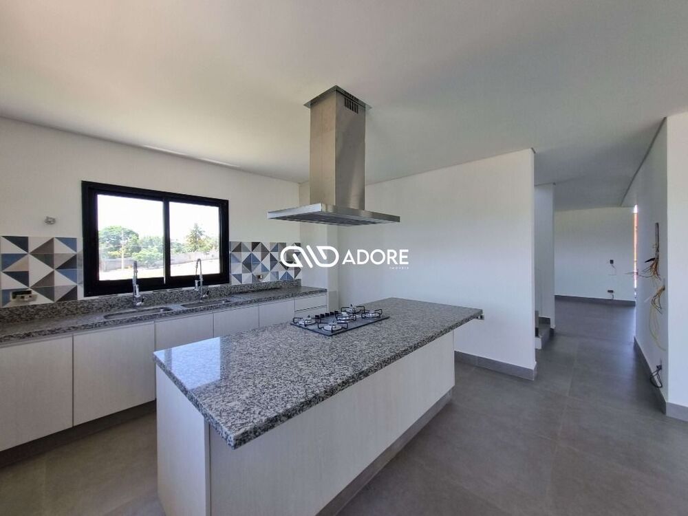 Casa de Condomínio à venda e aluguel com 3 quartos, 200m² - Foto 6