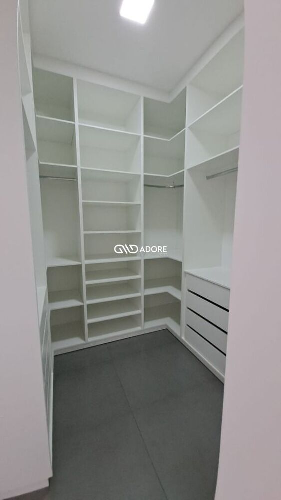 Casa de Condomínio à venda com 3 quartos, 258m² - Foto 2