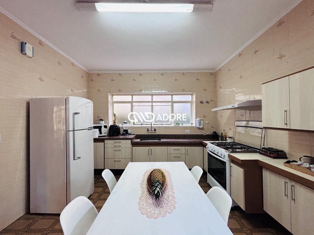 Casa de Condomínio à venda com 4 quartos, 290m² - Foto 1