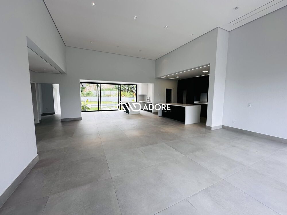 Casa de Condomínio à venda com 3 quartos, 322m² - Foto 2