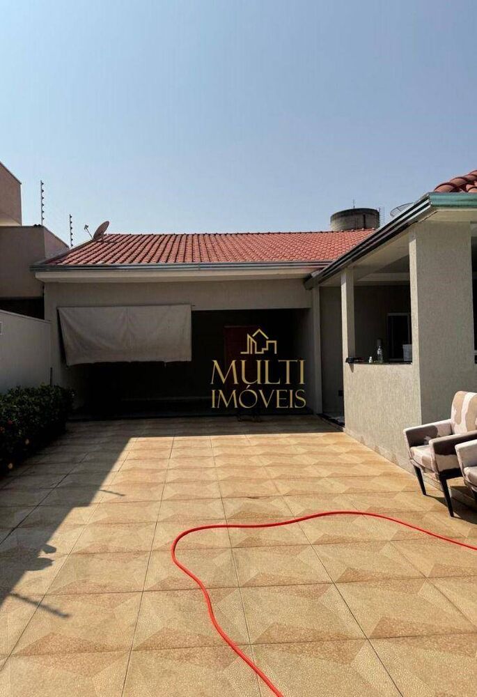 Casa, 3 quartos, 194 m² - Foto 1