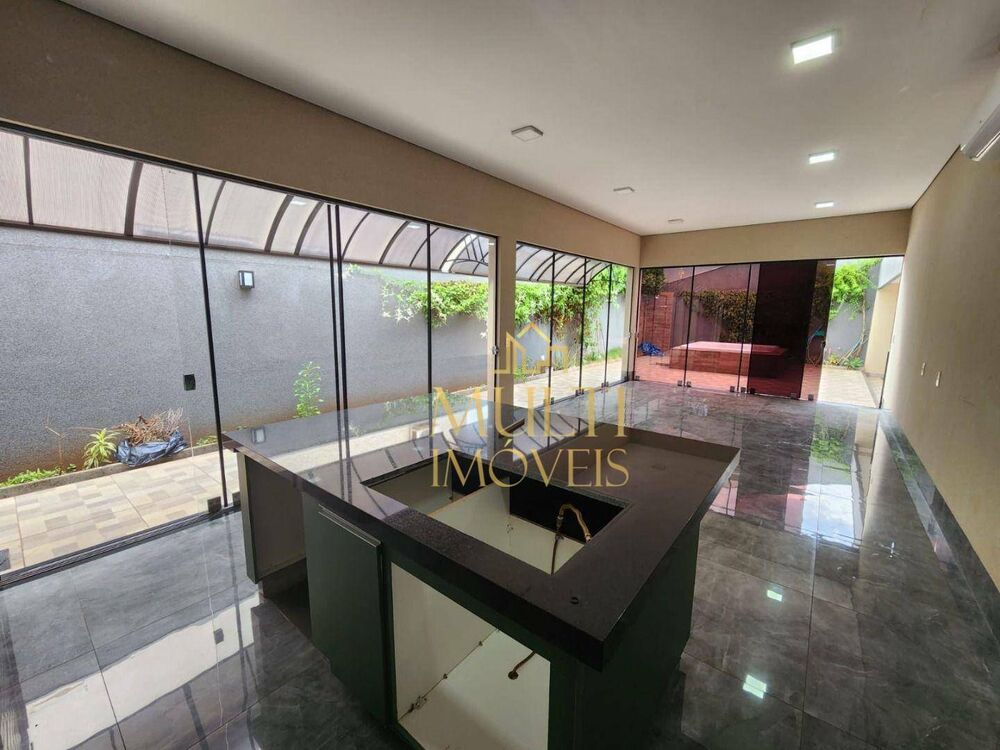 Casa, 4 quartos, 264 m² - Foto 1
