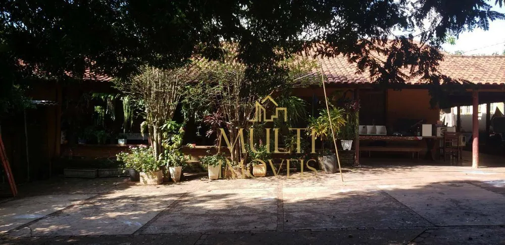 Chácara, 4 quartos, 3329 m² - Foto 1