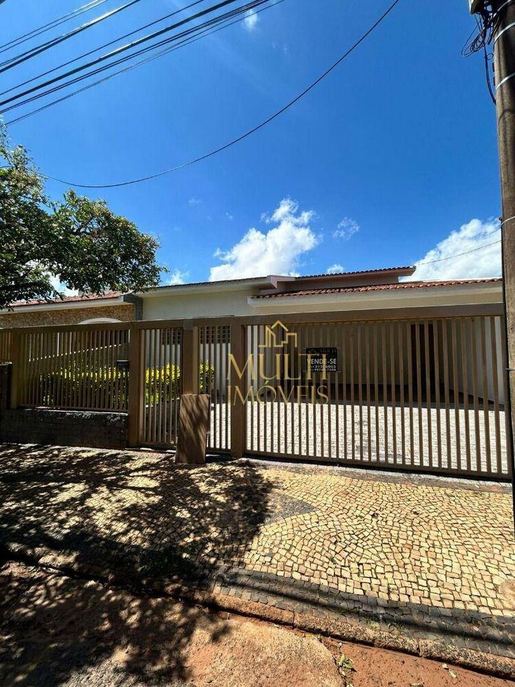 Casa, 3 quartos, 267 m² - Foto 1