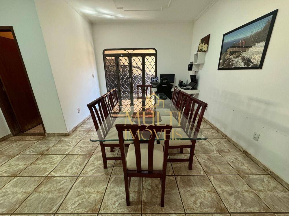Casa, 3 quartos, 270 m² - Foto 2