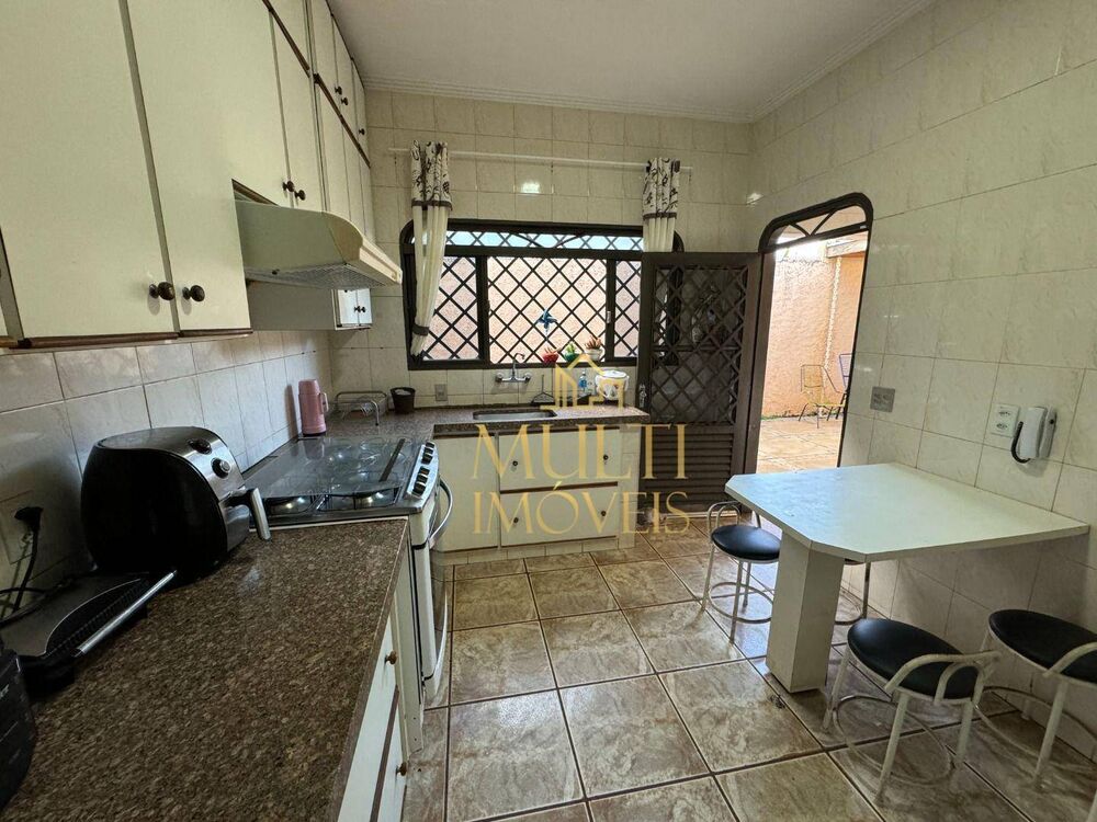 Casa, 3 quartos, 270 m² - Foto 19