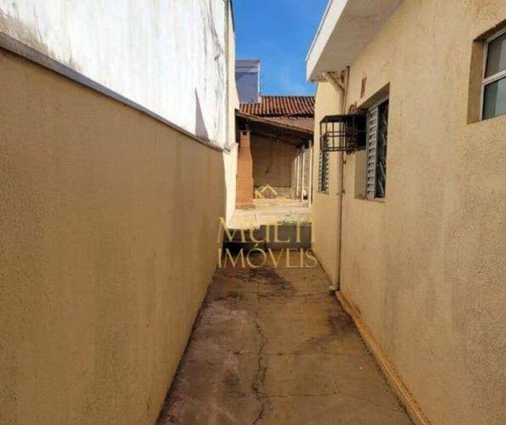 Casa para alugar com 3 quartos, 200m² - Foto 2