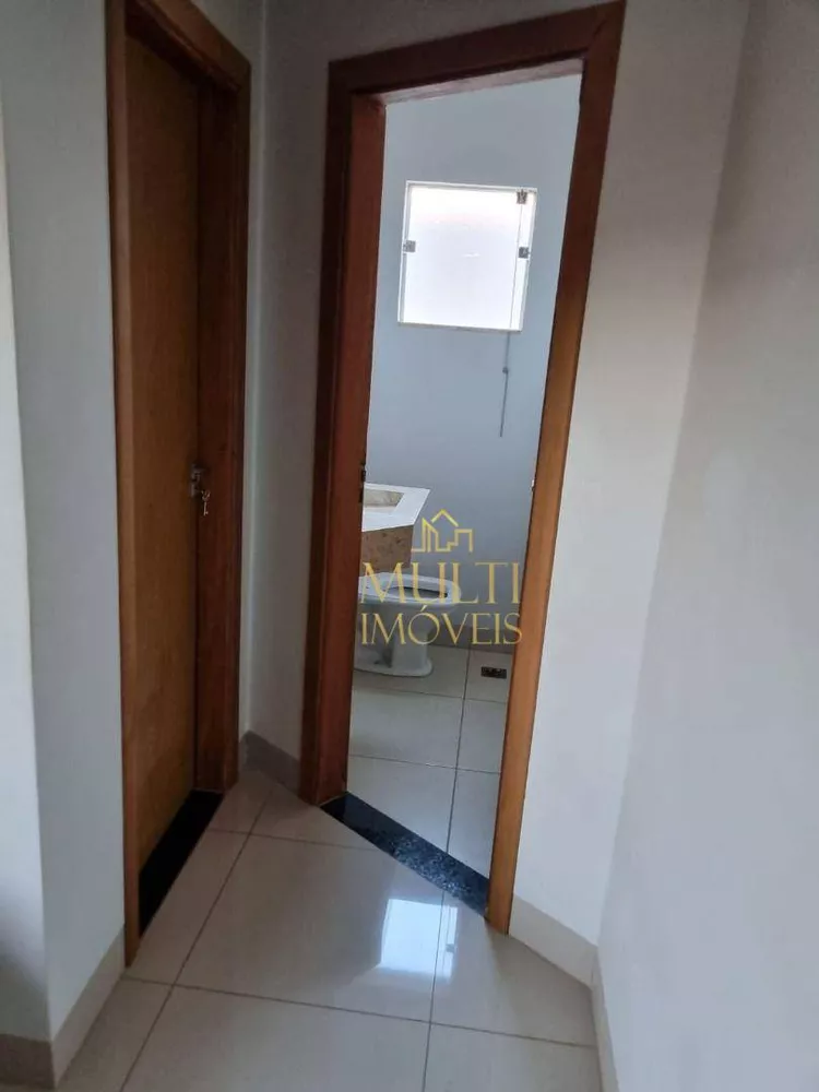 Casa à venda com 3 quartos, 224m² - Foto 4