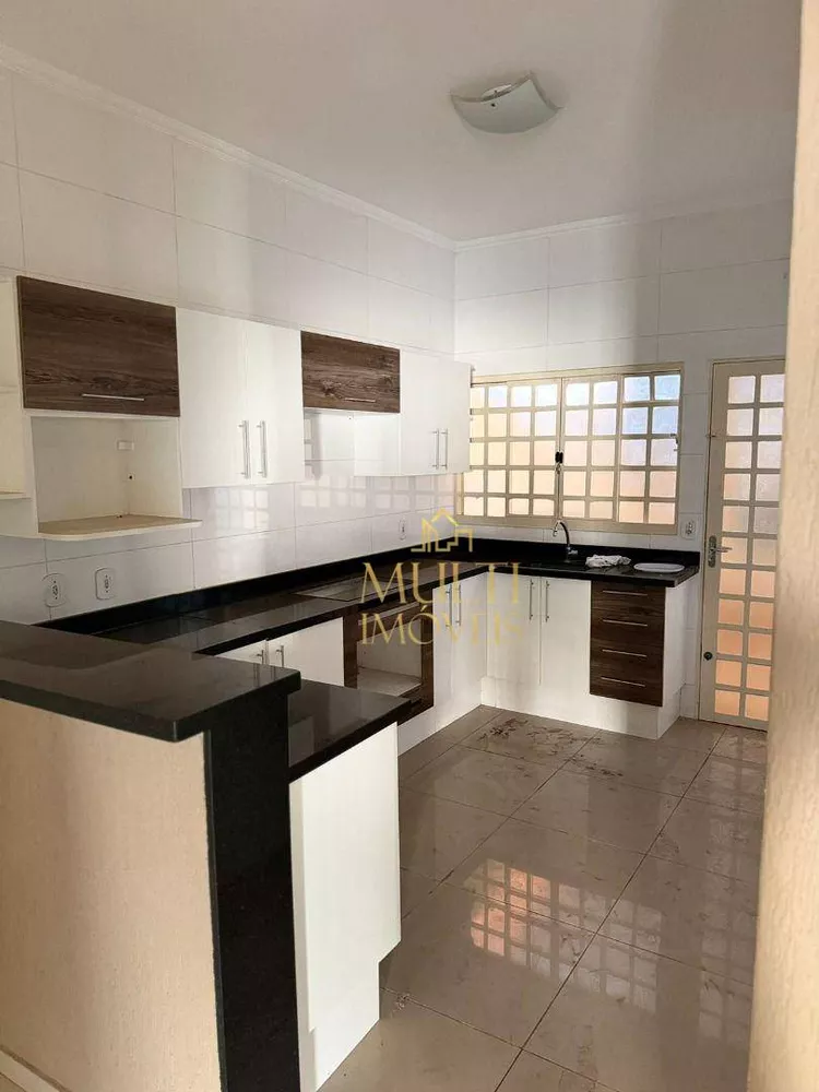 Casa, 3 quartos, 180 m² - Foto 1