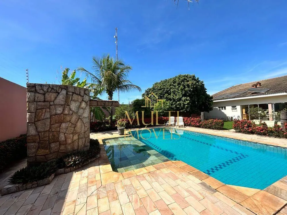 Chácara, 4 quartos, 1050 m² - Foto 1
