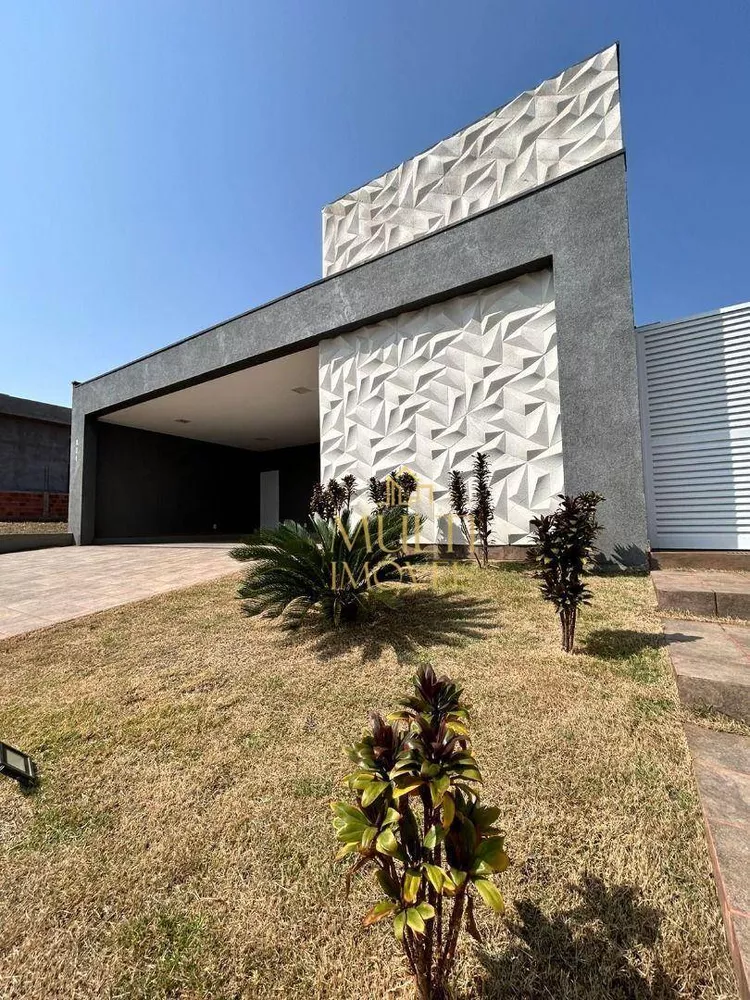 Casa de Condomínio à venda com 3 quartos, 240m² - Foto 1