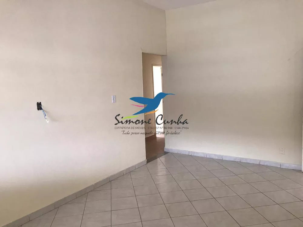 Casa à venda com 3 quartos, 300m² - Foto 2