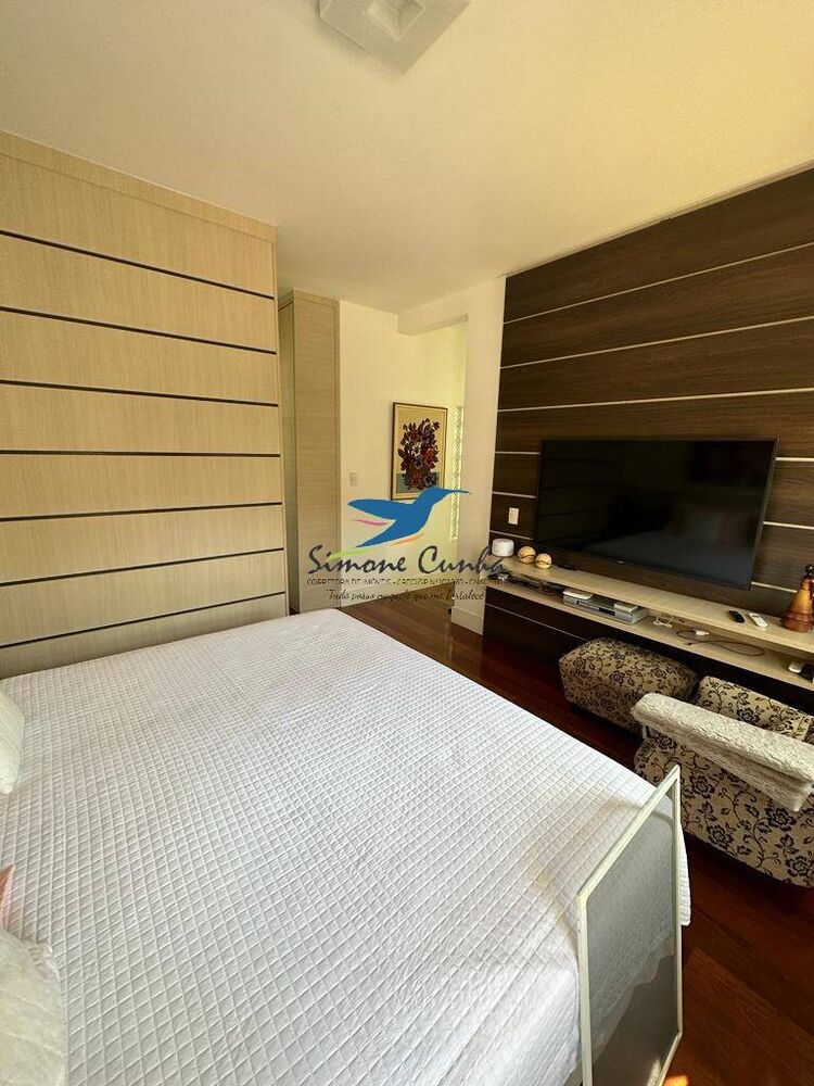 Casa de Condomínio à venda com 4 quartos, 360m² - Foto 1