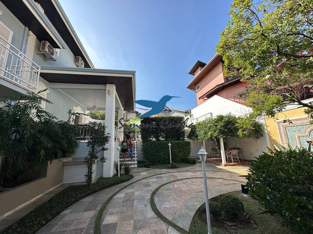 Casa de Condomínio à venda com 4 quartos, 360m² - Foto 2
