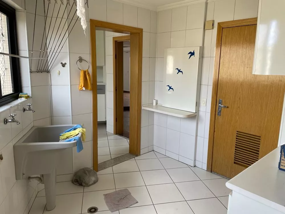 Apartamento à venda com 5 quartos, 196m² - Foto 5