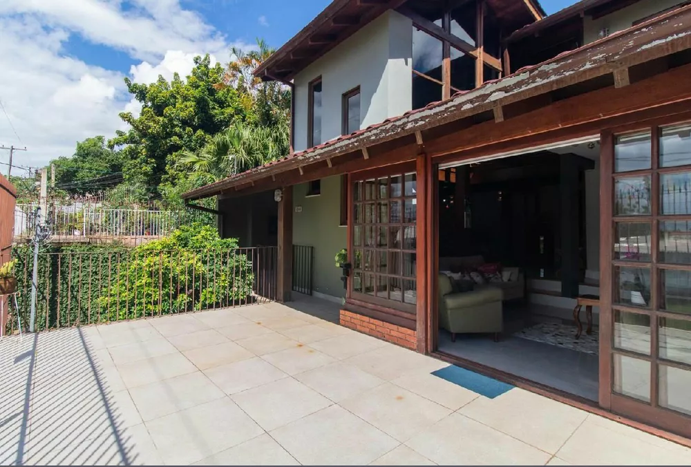 Casa, 3 quartos, 208 m² - Foto 1