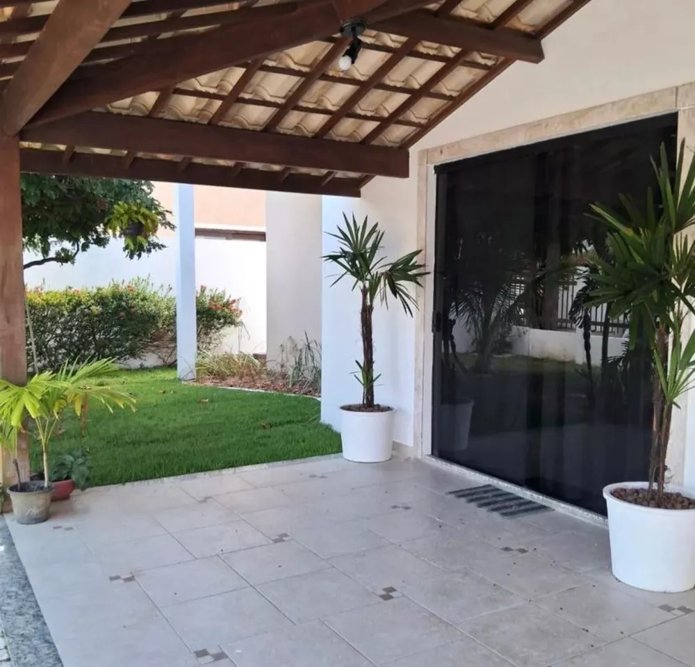 Casa à venda com 4 quartos, 210m² - Foto 2