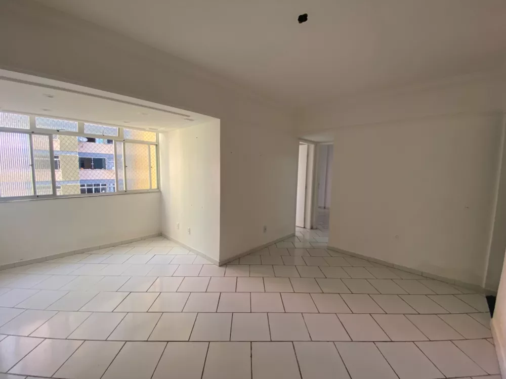 Apartamento à venda com 2 quartos, 70m² - Foto 1