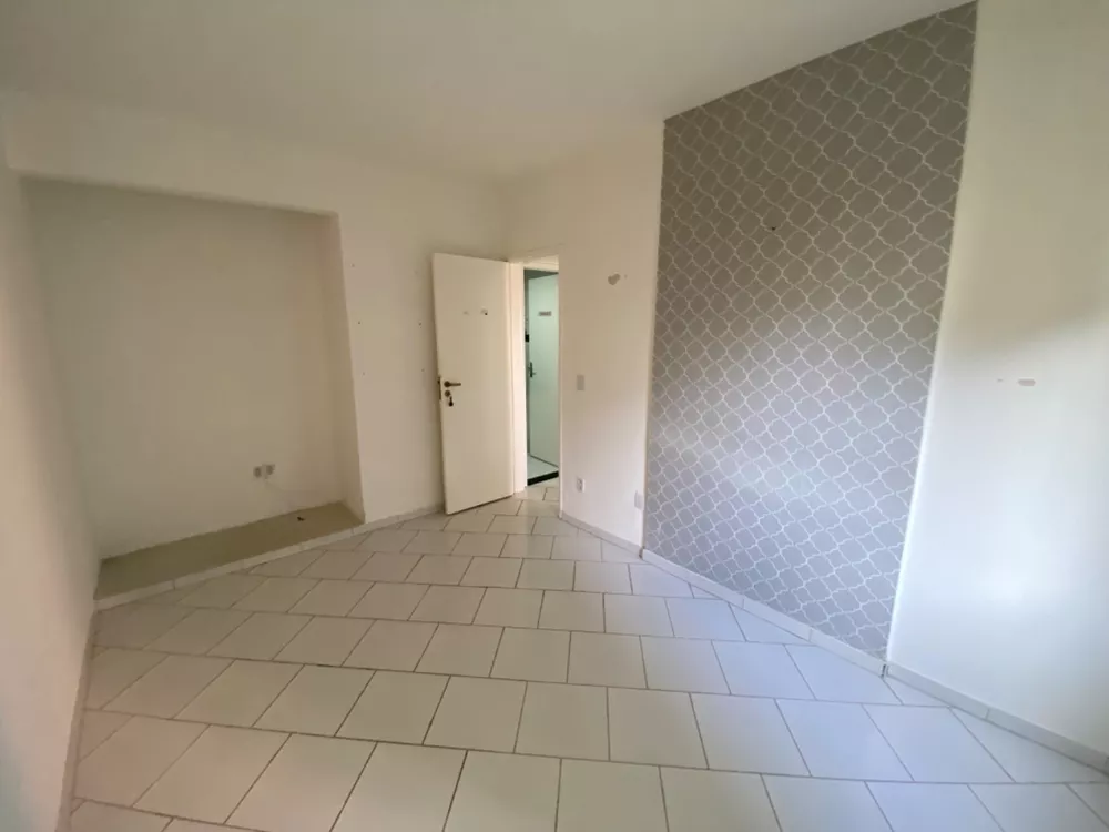 Apartamento à venda com 2 quartos, 70m² - Foto 4